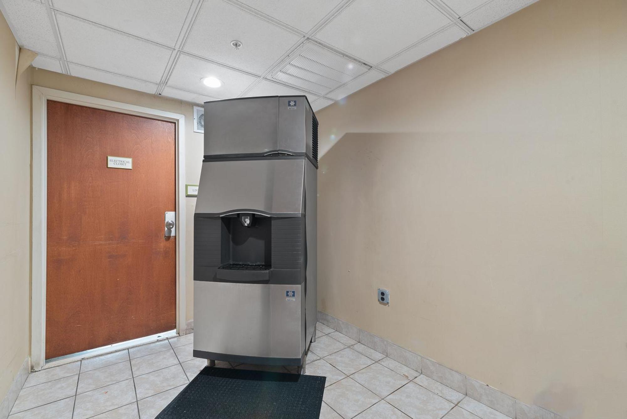 Hotel Executive Suites Carteret Zewnętrze zdjęcie